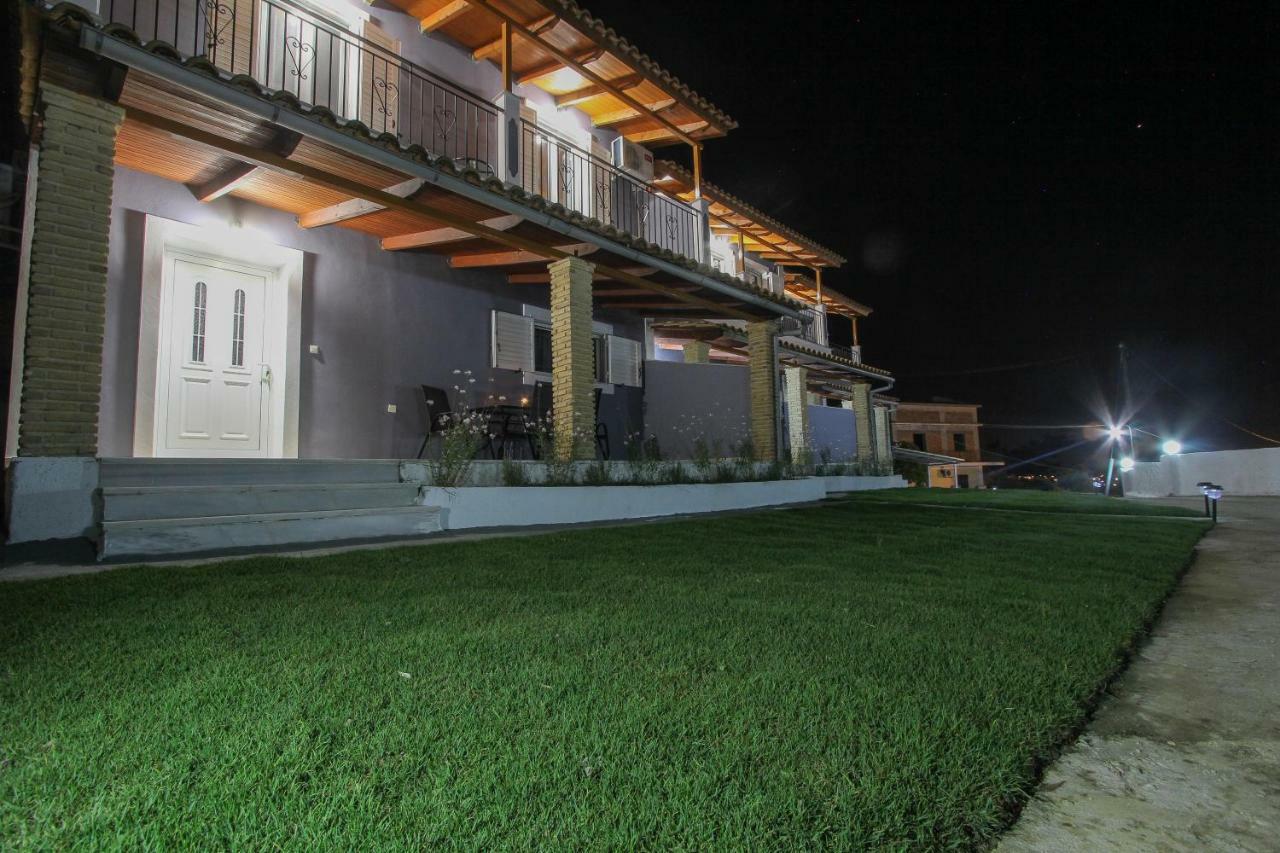 Seablue Houses Трагаки Екстериор снимка